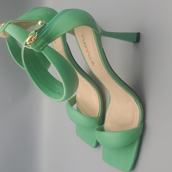 Novus Green High Heels Sandals Ankle Straps Size 9 - Picture 4 of 5